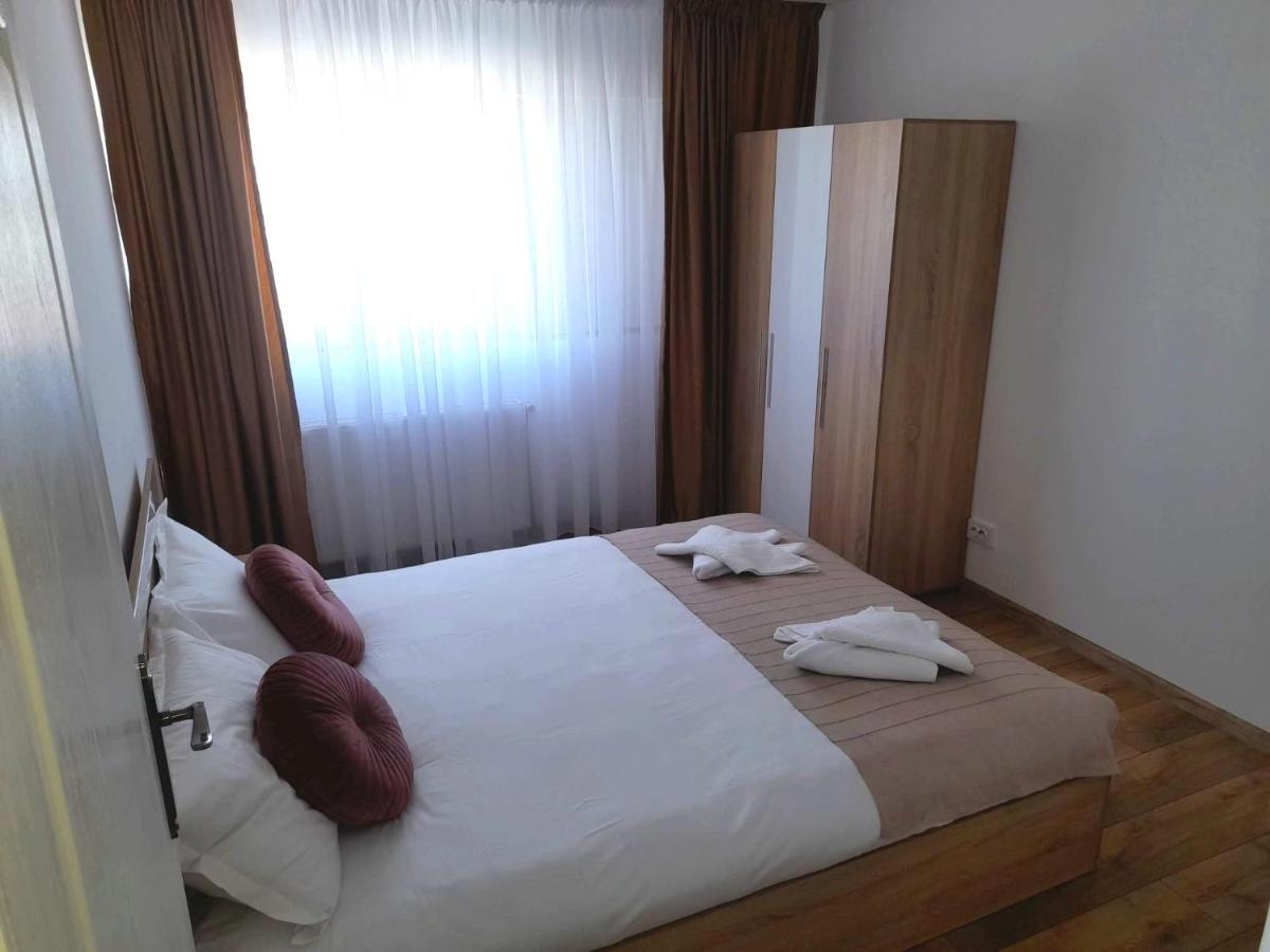 Eden House Appartement Craiova Buitenkant foto