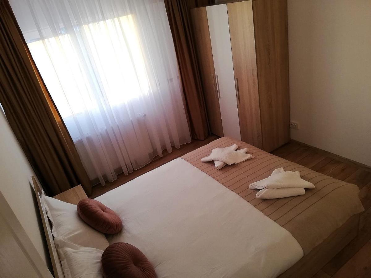 Eden House Appartement Craiova Buitenkant foto
