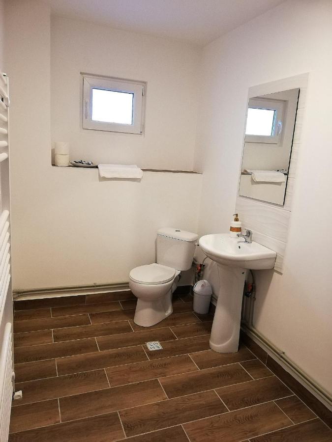 Eden House Appartement Craiova Buitenkant foto